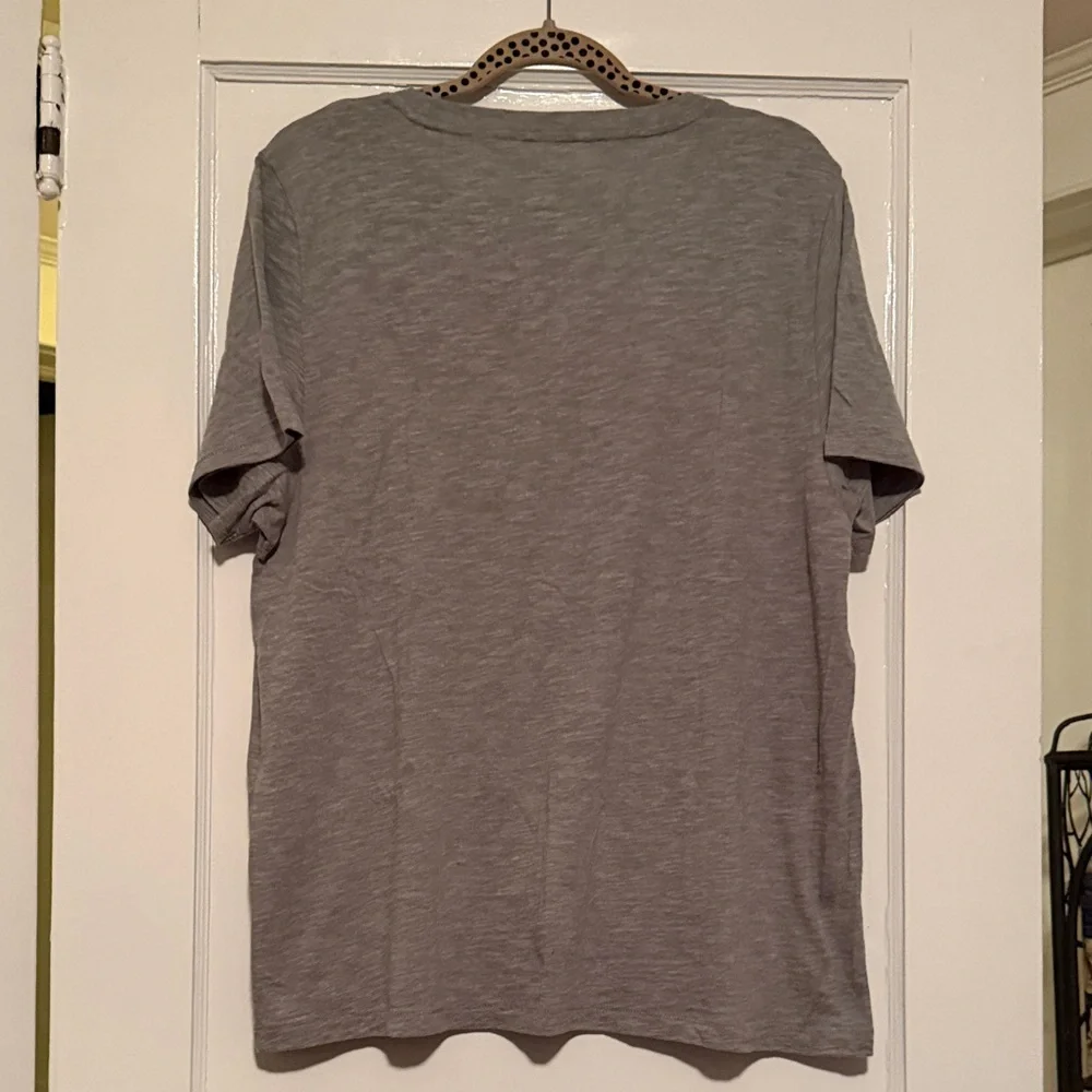 J. Crew Gray Peace Graphic Tee NWT - Picture 2 of 7